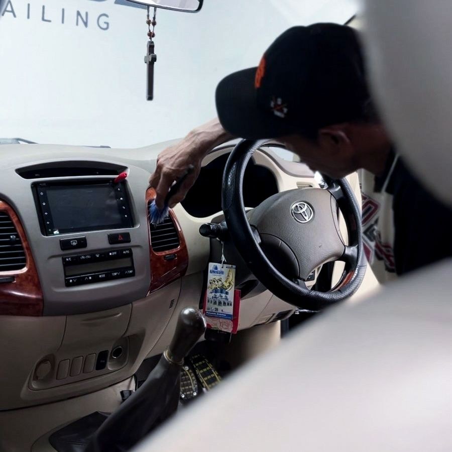 Interior deep clean mobil